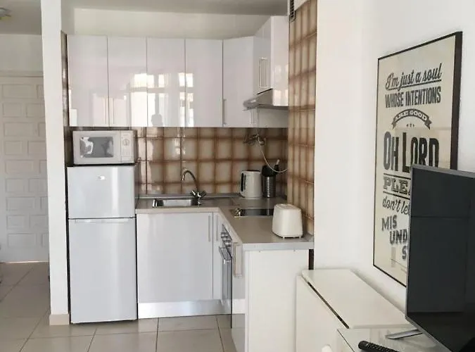 Lovely Cristianos Wifi, Cable Tv, Pool