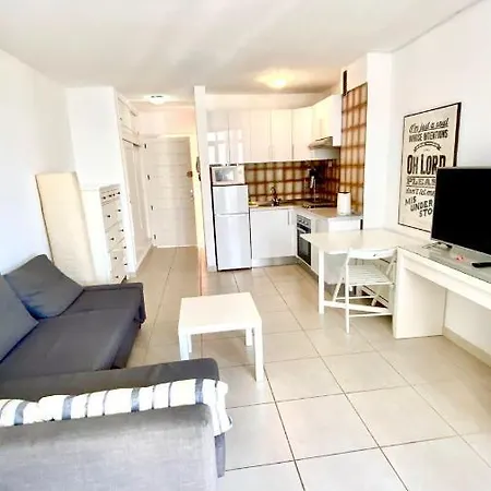 Lovely Cristianos Wifi, Cable Tv, Pool *