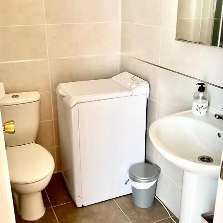 Lovely Cristianos Wifi, Cable Tv, Pool Apartment *