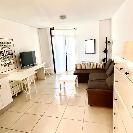 Lovely Cristianos Wifi, Cable Tv, Pool * ארונה
